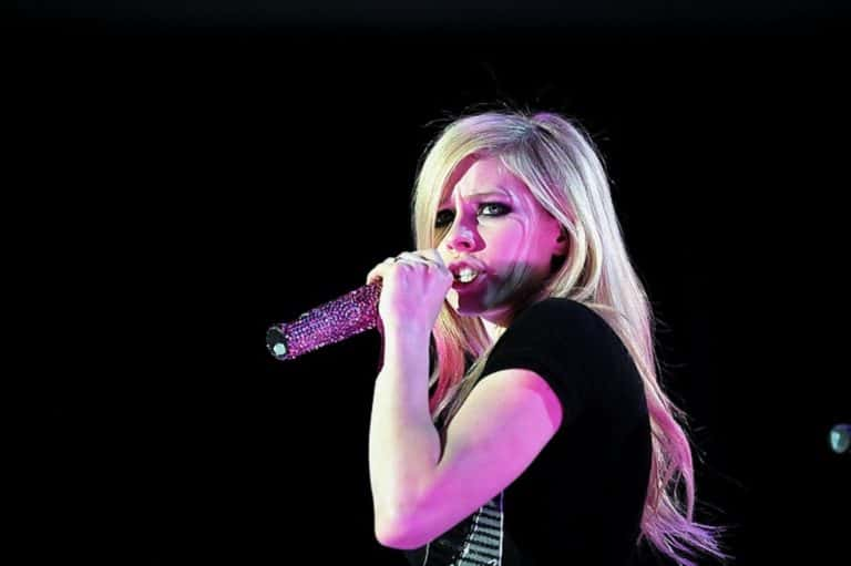 Complicated Facts about Avril Lavigne - Factinate