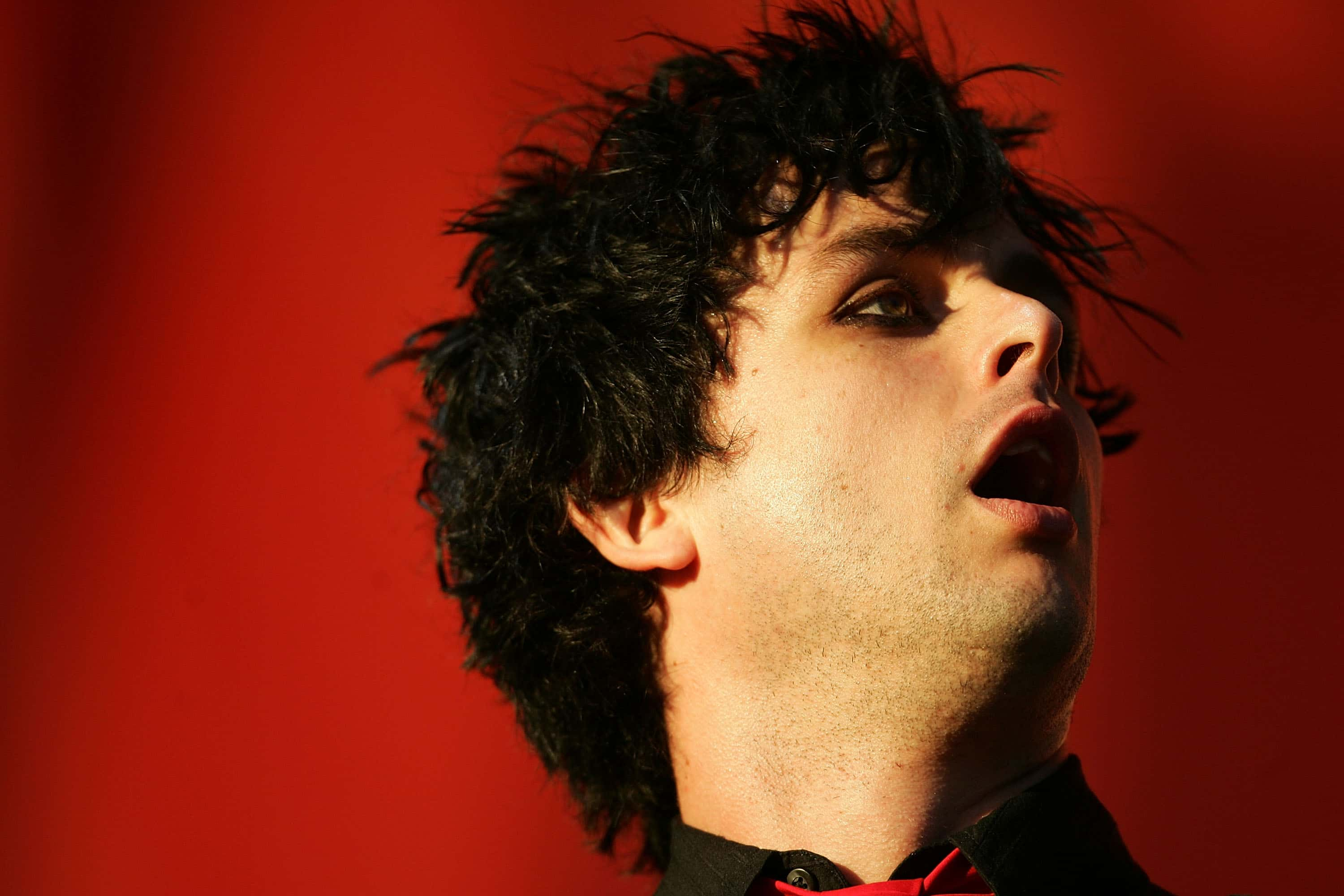 Lyrics they. Билли Джо Армстронг 1994. Billie Joe Armstrong Wedding. Билли Джо Армстронг на кого похож. Billie Joe Armstrong in Dress.