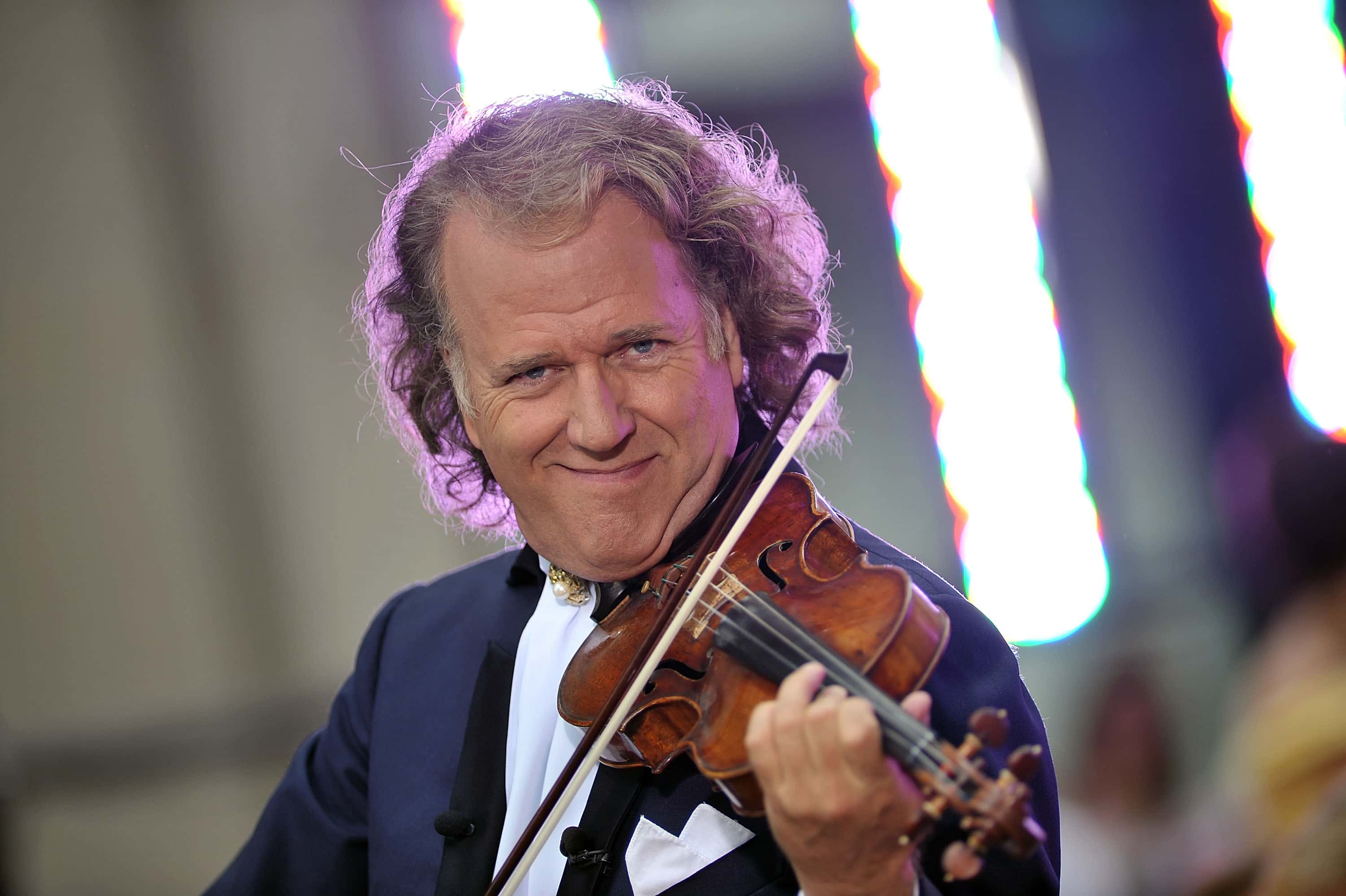 Штраус андре рье. Андре рьё. Andre Rieu. Андре Рье концерт. Андре рьё фото.