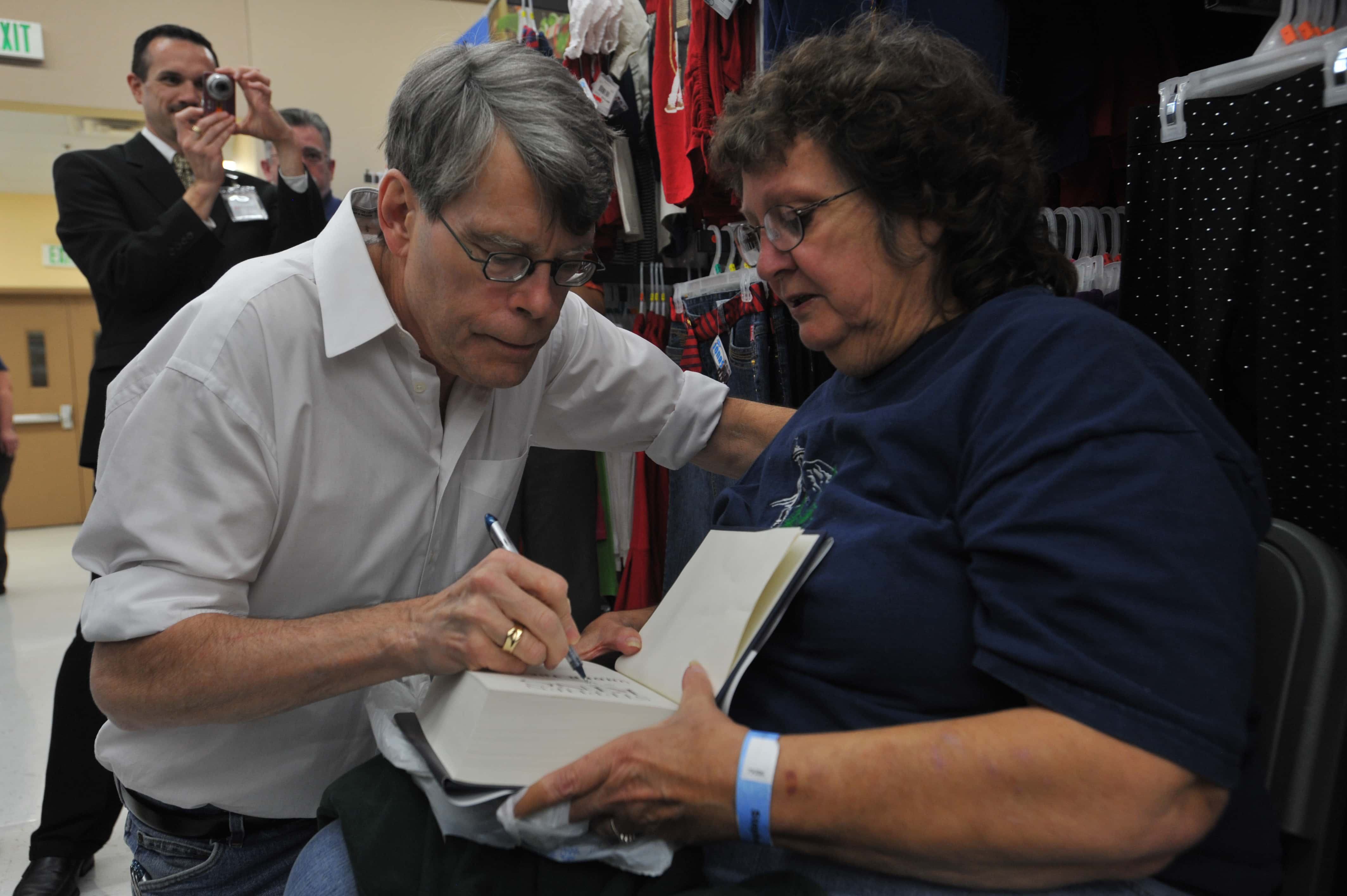 Chilling Facts About Stephen King, The Master Of Horror - Factinate