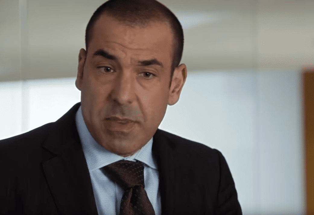 Suits' Star Rick Hoffman On Louis Litt Not Being The Villain, Getting His  Due, Being Allergic To Cats And More