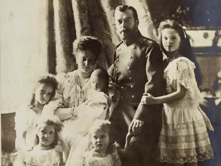 Tragic Facts About Anastasia Romanov, The Lost Princess - Factinate