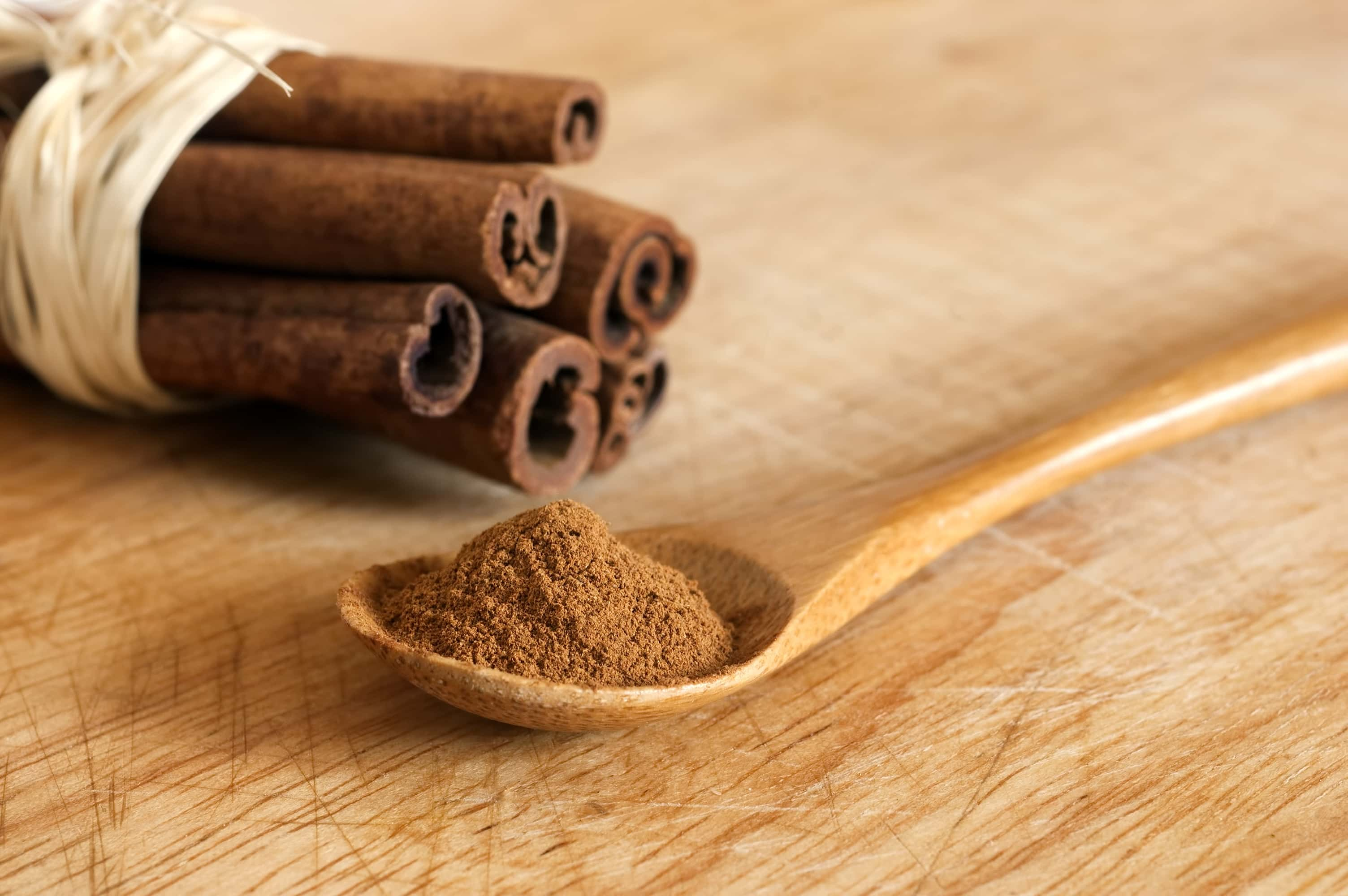 Добавь корицу. Корица порошки еда. Добавить корицу. A Pinch of Cinnamon. How to Crush Cinnamon in House conditions.