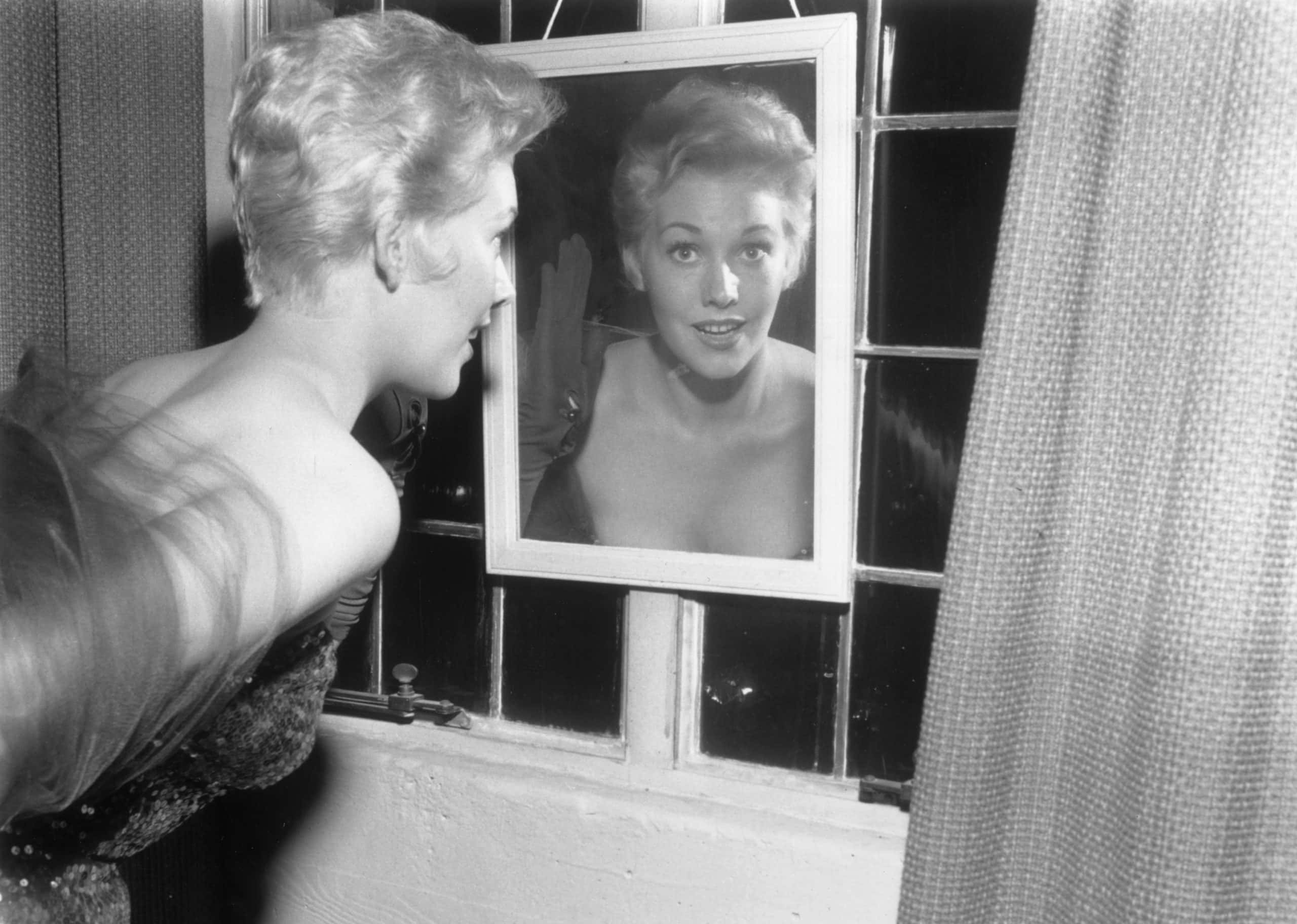 Defiant Facts About Kim Novak, The Hitchcock Blonde - TheShot