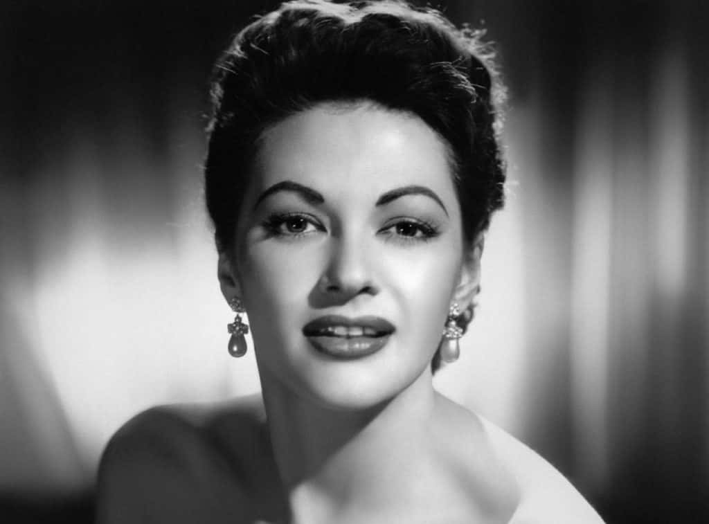 Yvonne De Carlo Went From Starlet To Monster - Factinate