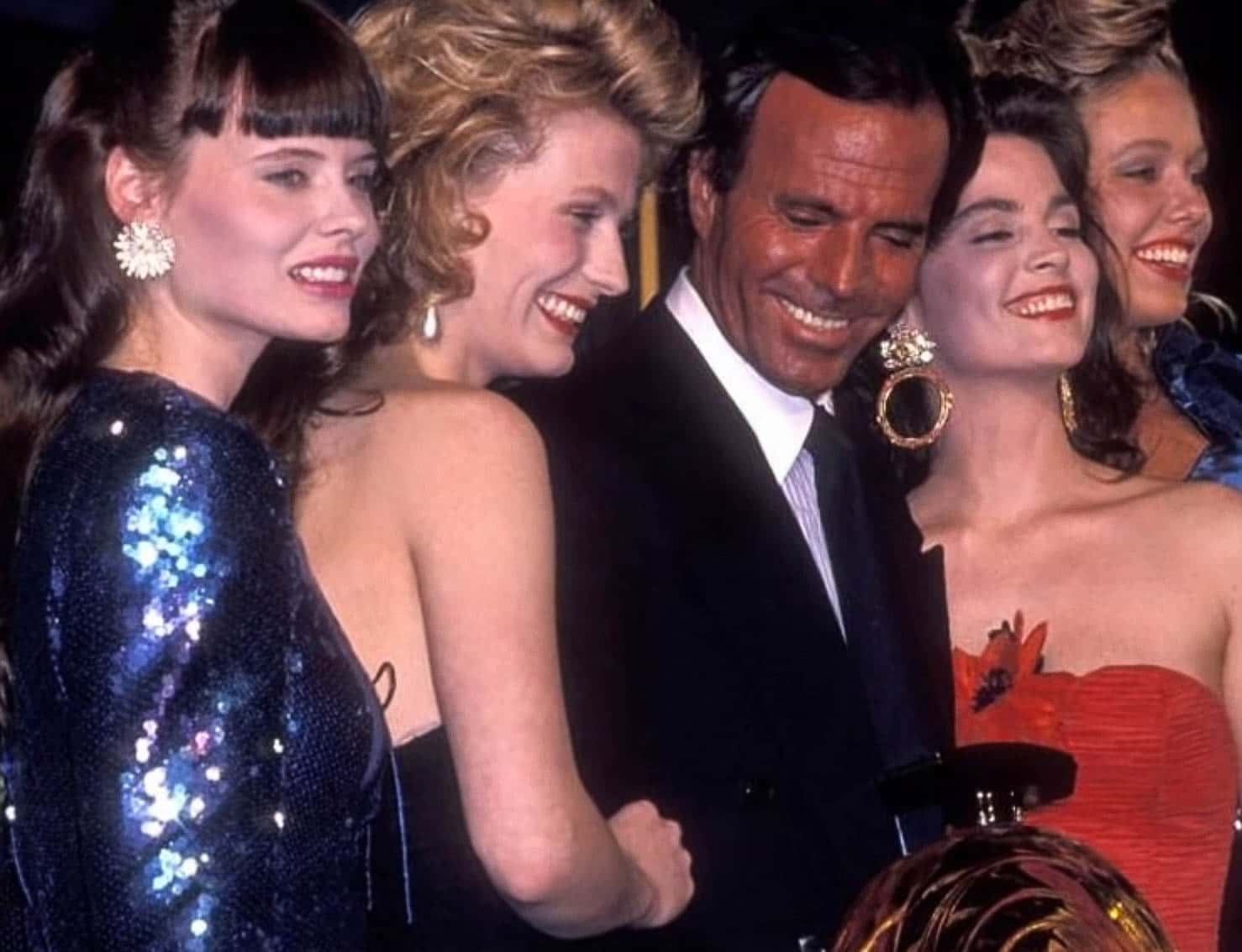 Spanish judge rules 43-year-old man is son of Julio Iglesias