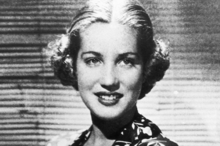 Facts About “Little” Edie Beale, The Tragic Socialite Factinate