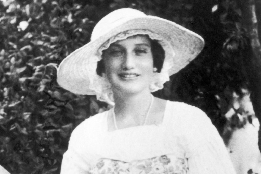 Facts About “Little” Edie Beale, The Tragic Socialite Factinate