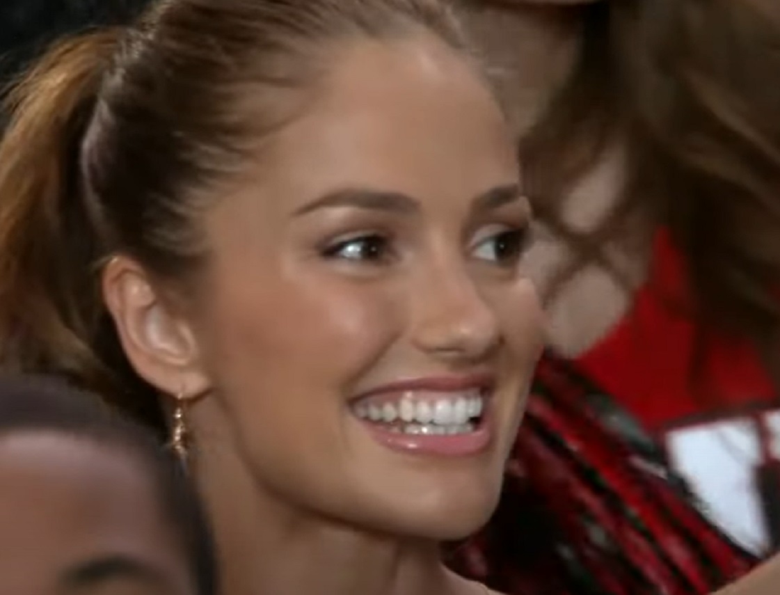 Minka Kelly Has The Most Heartbreaking Past - Factinate