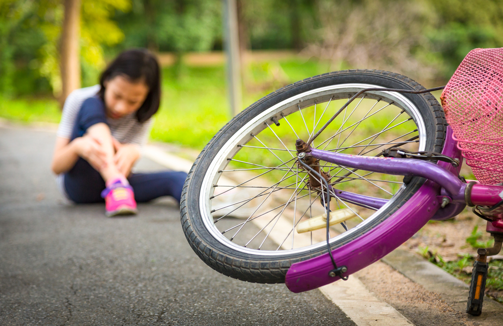 little girl had bicycle accident