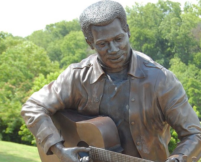 Otis Redding statue in Gateway Park, Macon