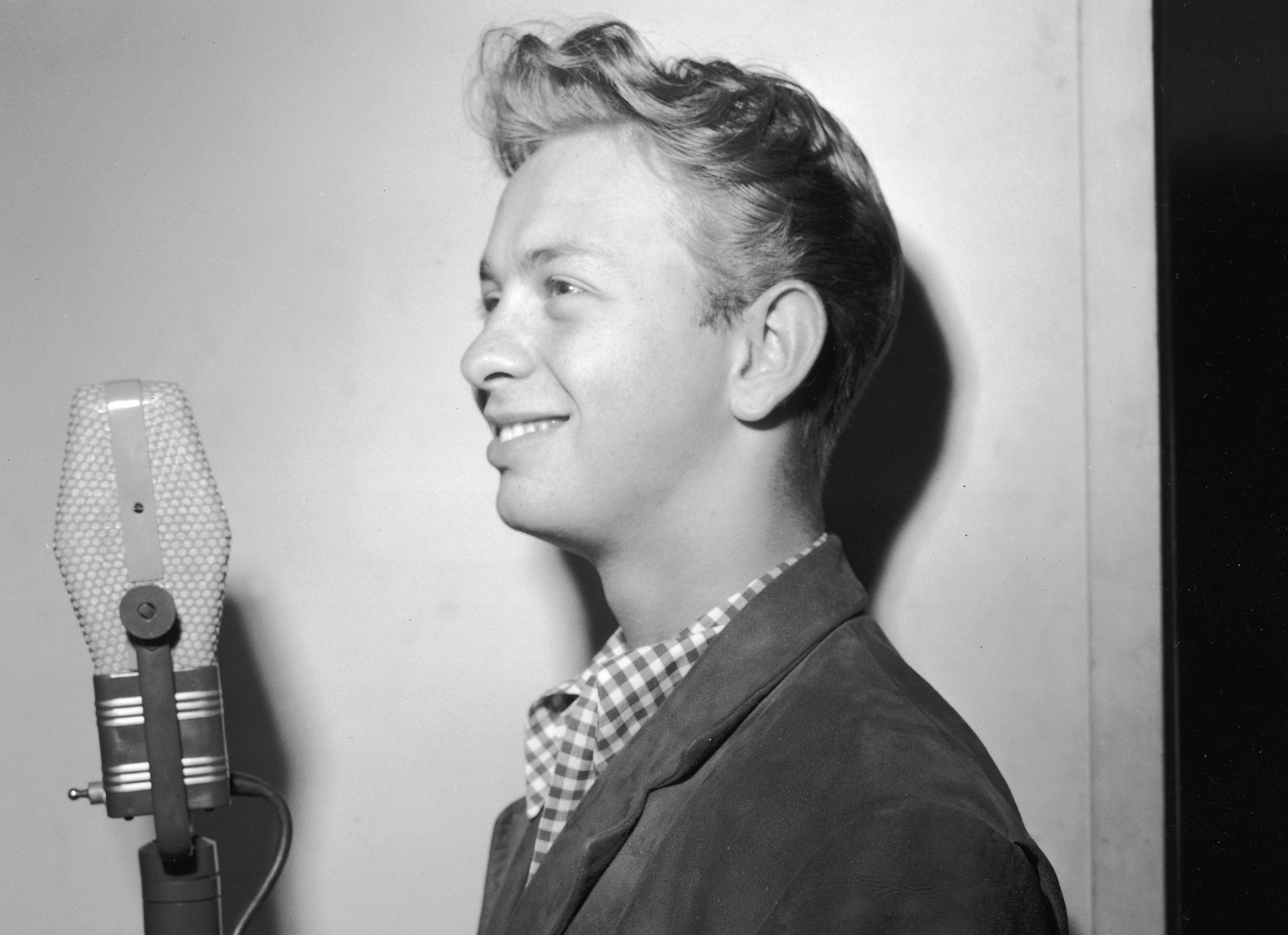 Mel Torme singing