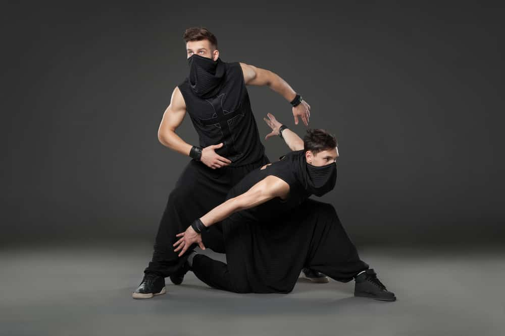 Костюмы для мужской подтанцовки. Мужчина танцор фэнтези. Male Dancer Tommy lo photos. Male Dancer Leony Boni photos.