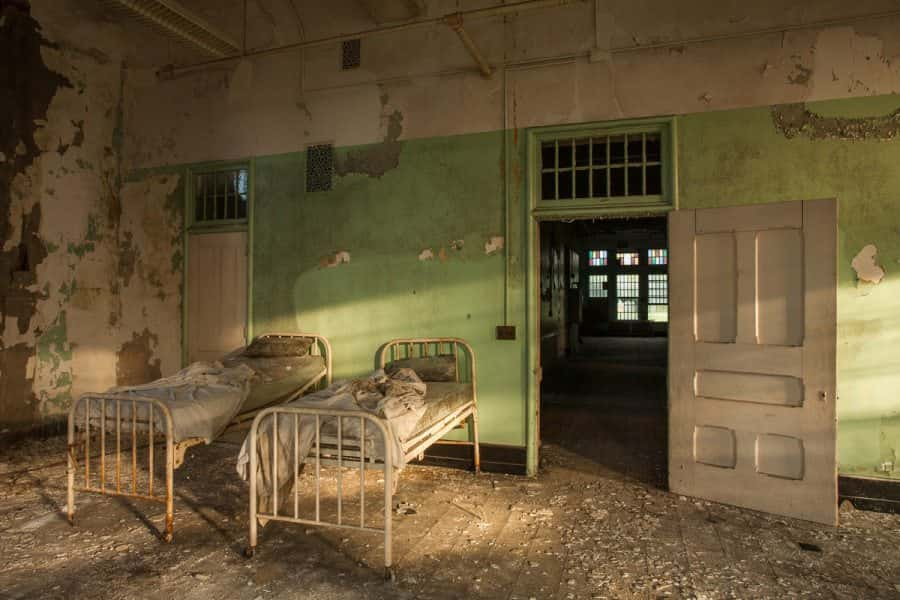 44 Freaky Facts About Insane Asylums 