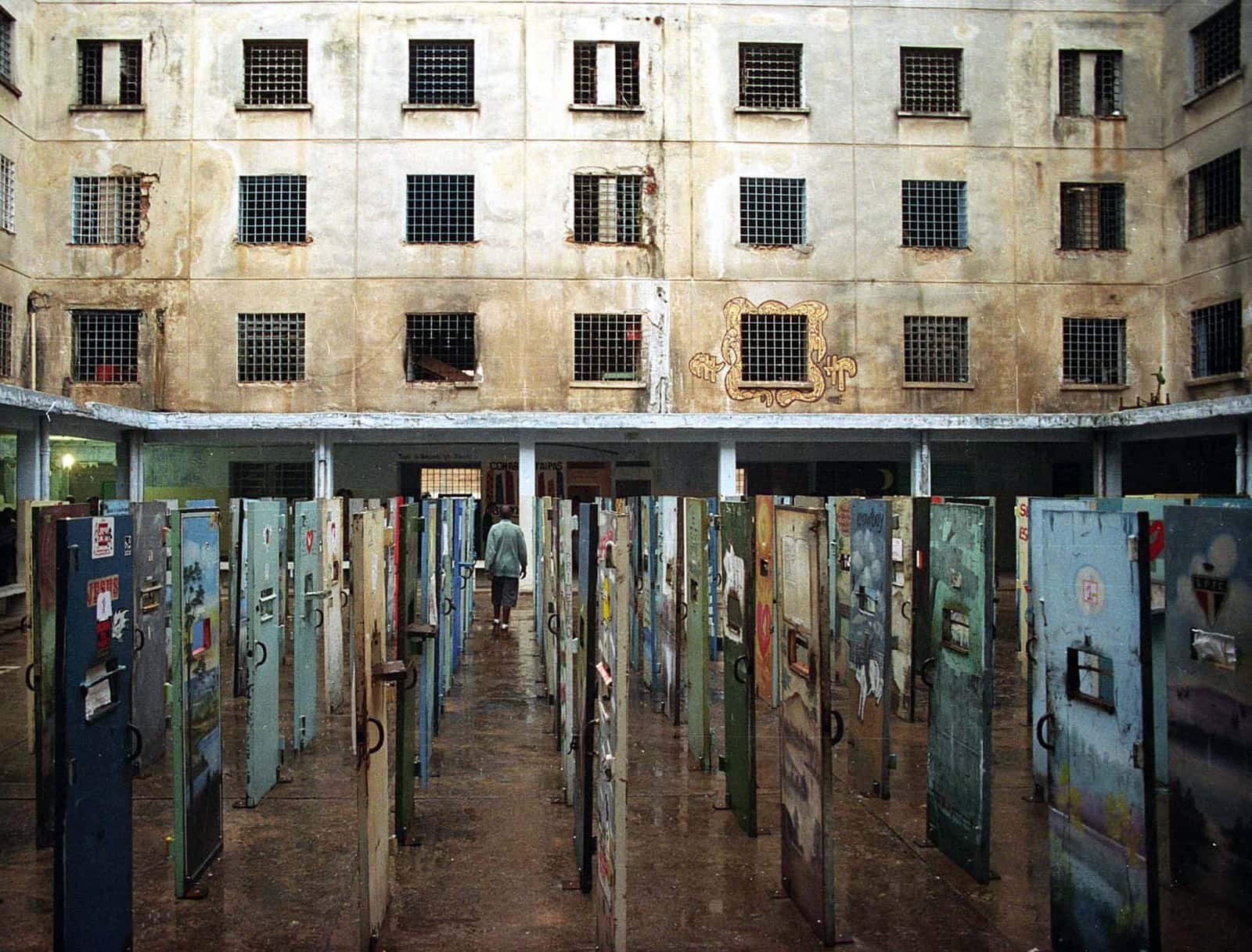 Самая жестокая тюрьма в мире фото