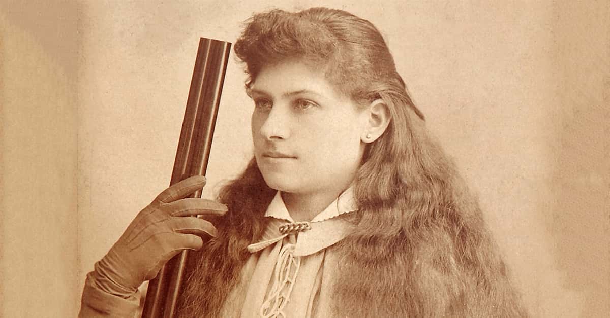 28 Precise Facts About Annie Oakley, America's Tiny Sharpshooter