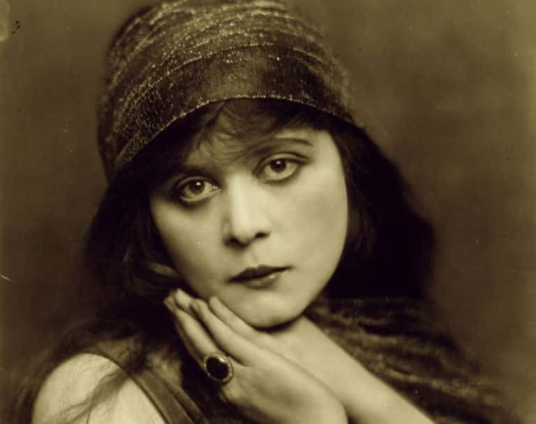 Seductive Facts About Theda Bara Hollywoods First “vamp”